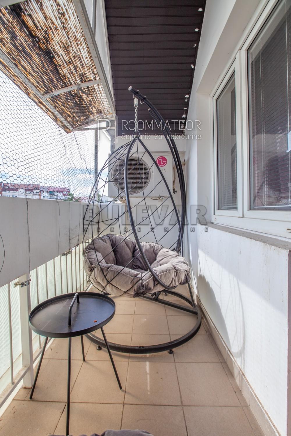 Slika 3 - Bulevar Nemanjića, Četvorosoban stan na prodaju, 200m2, 170.000€