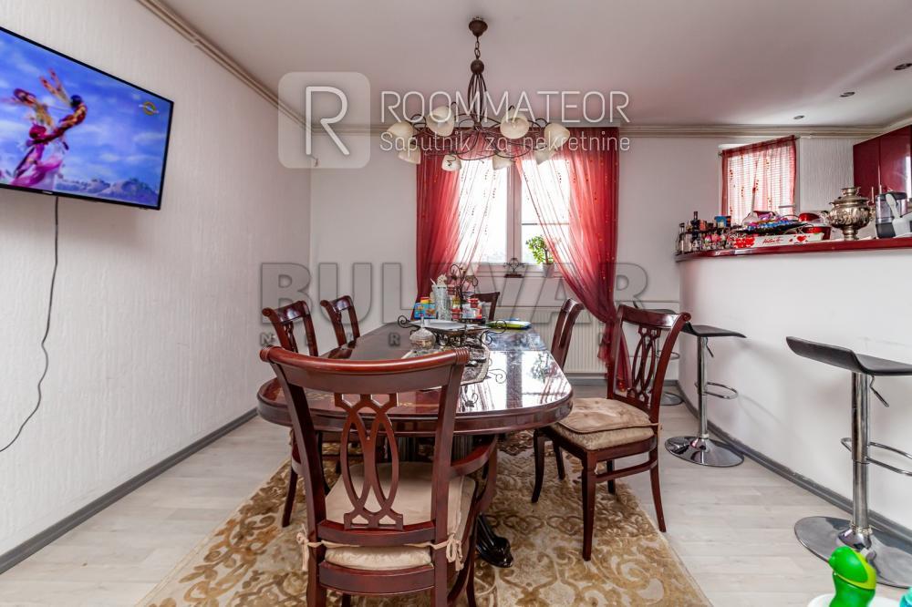 Slika 11 - Bulevar Nemanjića, Četvorosoban stan na prodaju, 200m2, 170.000€