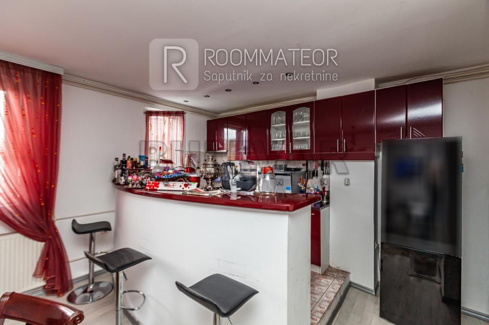 Slika 10 - Bulevar Nemanjića, Četvorosoban stan na prodaju, 200m2, 170.000€