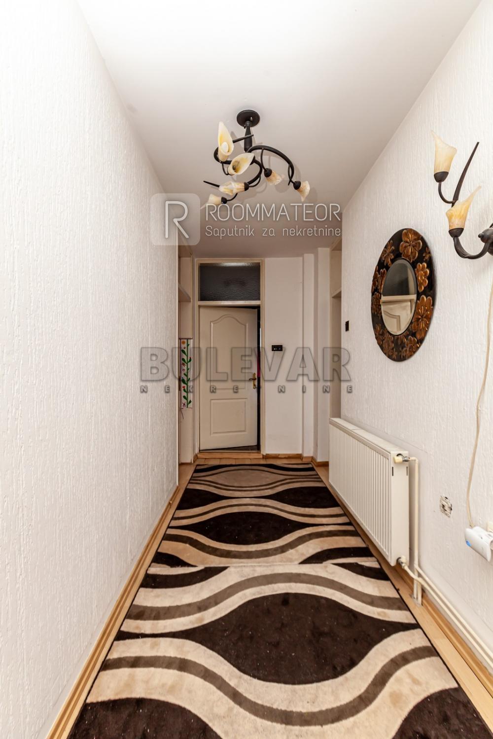 Slika 7 - Bulevar Nemanjića, Četvorosoban stan na prodaju, 200m2, 170.000€