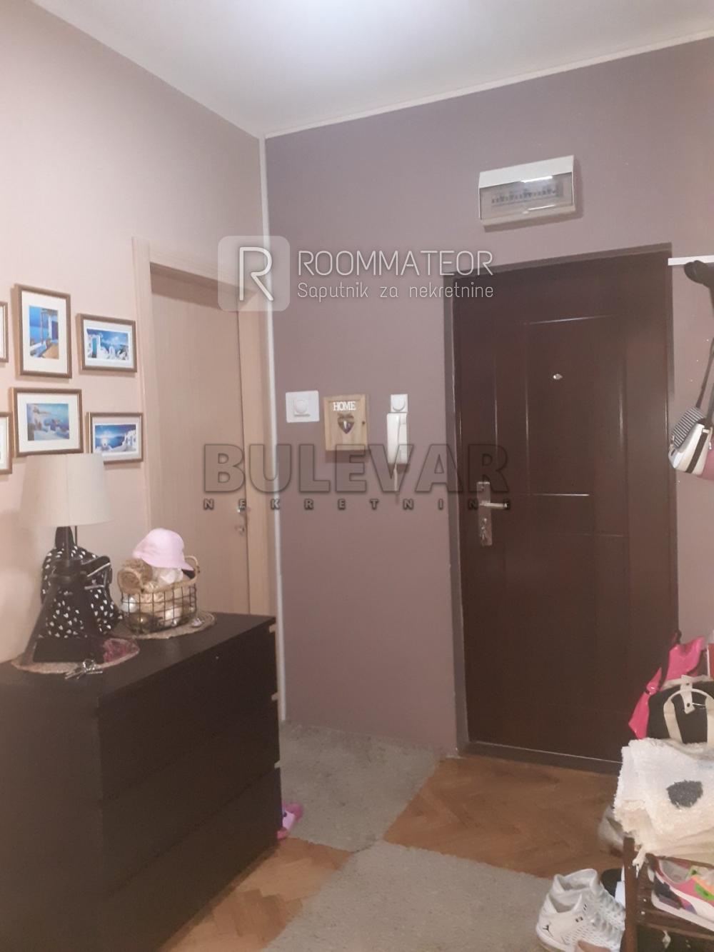 Slika 7 - Trg kralja Aleksandra Ujedinitelja, Četvorosoban stan na prodaju, 109m2, 180.000€