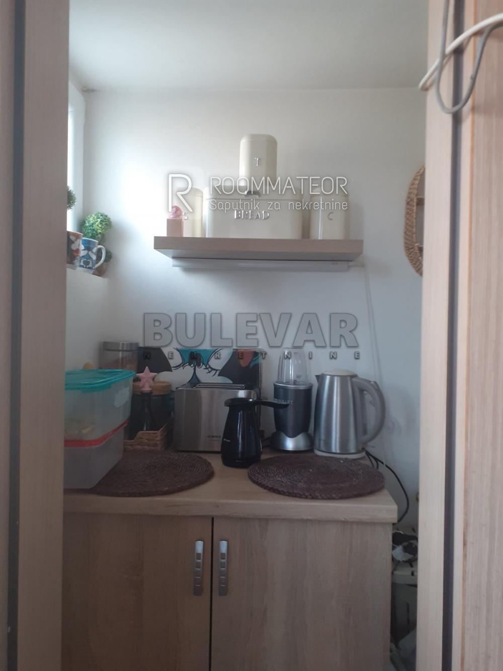 Slika 8 - Trg kralja Aleksandra Ujedinitelja, Četvorosoban stan na prodaju, 109m2, 180.000€