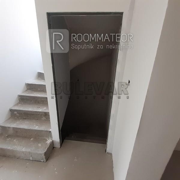 Slika 9 - Ratarska,  Kuća na prodaju, 220m2, 330.000€