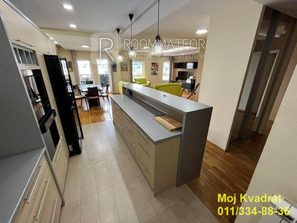 Slika 4 - Četvoroiposoban stan na prodaju, 160m2, 380.000€