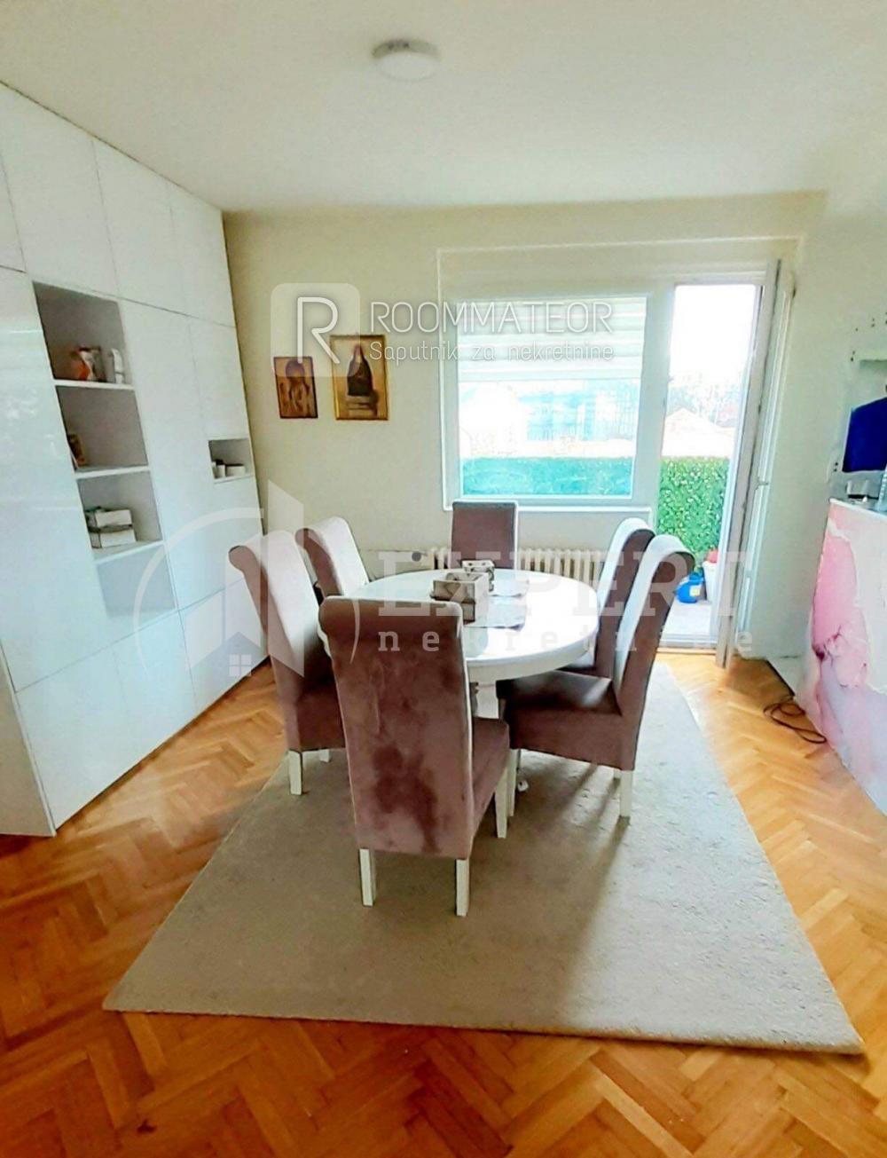 Slika 2 - Trg kralja Aleksandra Ujedinitelja, Četvorosoban stan na prodaju, 115m2, 227.000€