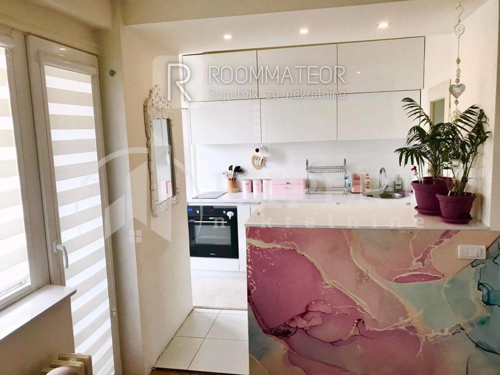 Slika 10 - Trg kralja Aleksandra Ujedinitelja, Četvorosoban stan na prodaju, 115m2, 227.000€