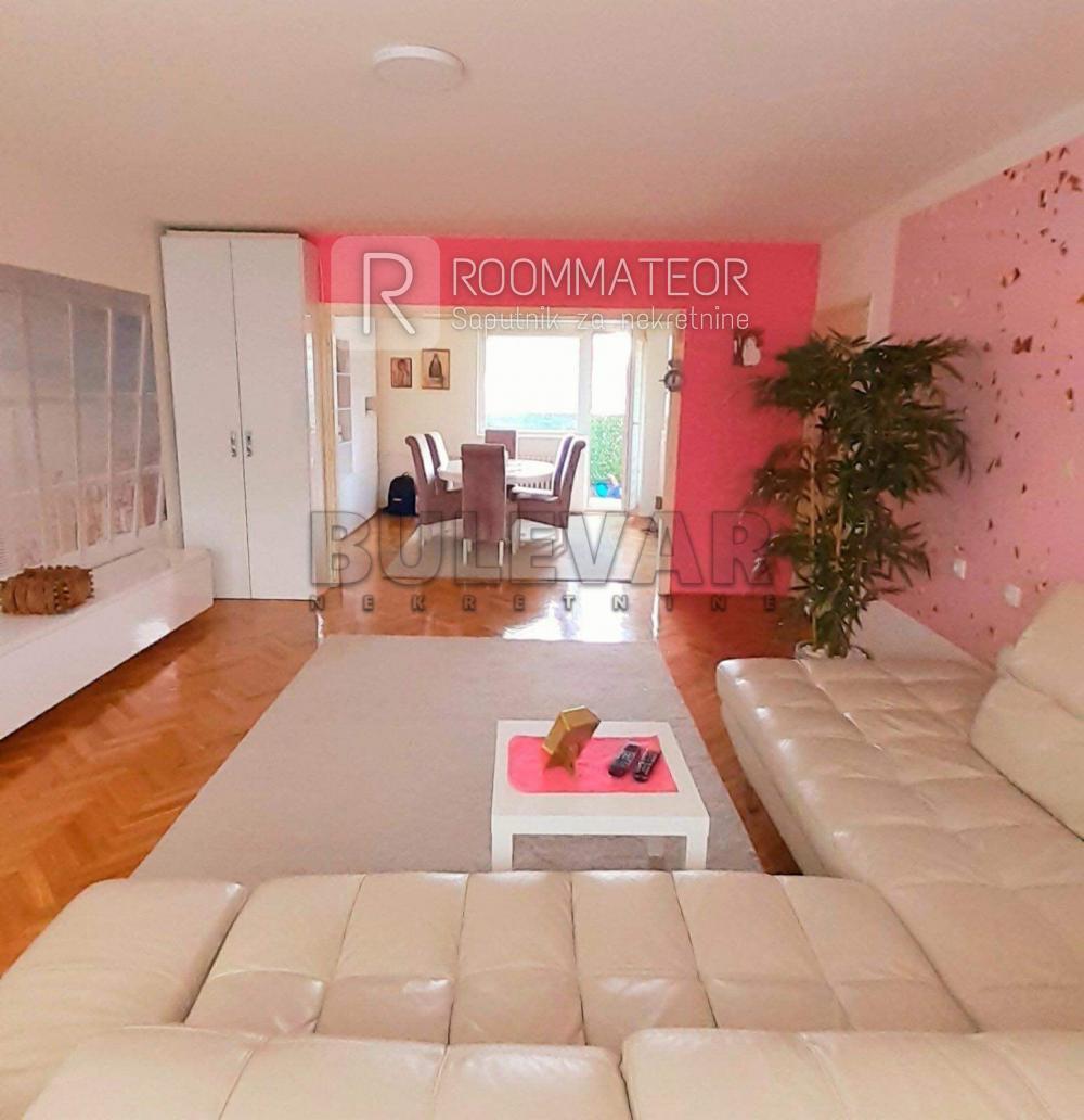 Glavna slika -Trg kralja Aleksandra Ujedinitelja, Četvorosoban stan na prodaju, 115m2, 250.000€