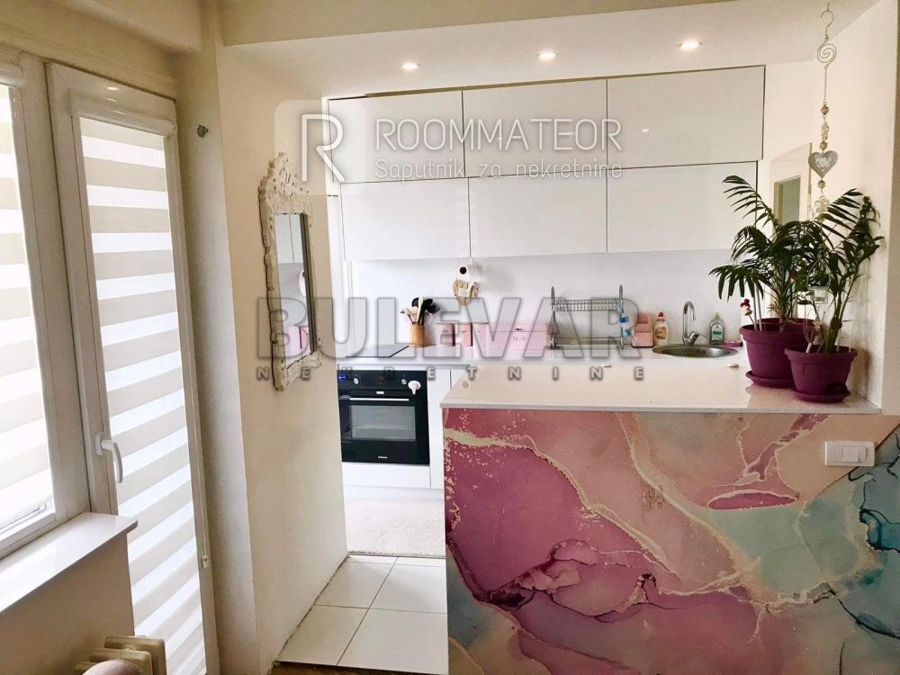 Slika 10 - Trg kralja Aleksandra Ujedinitelja, Četvorosoban stan na prodaju, 115m2, 250.000€