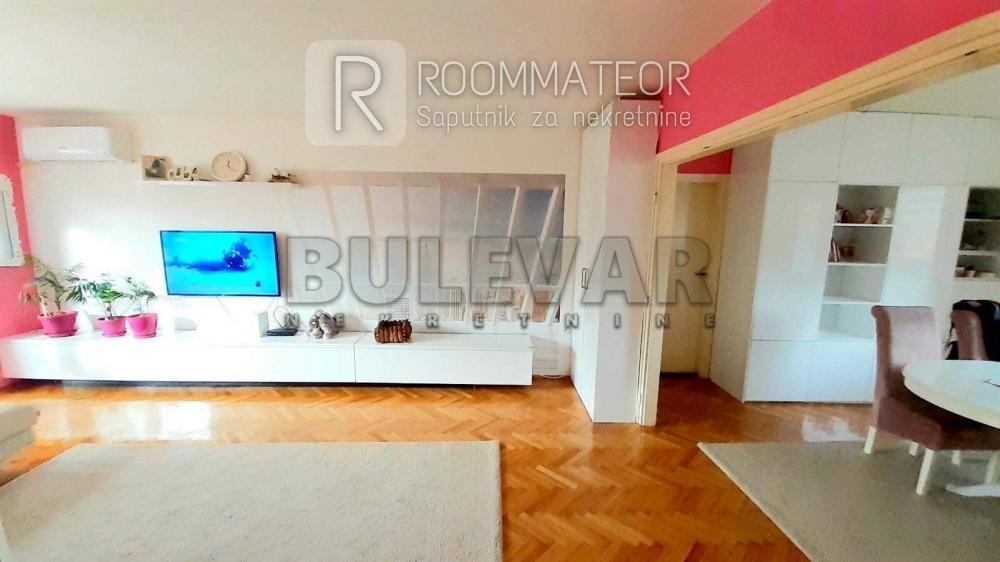 Slika 1 - Trg kralja Aleksandra Ujedinitelja, Četvorosoban stan na prodaju, 115m2, 250.000€