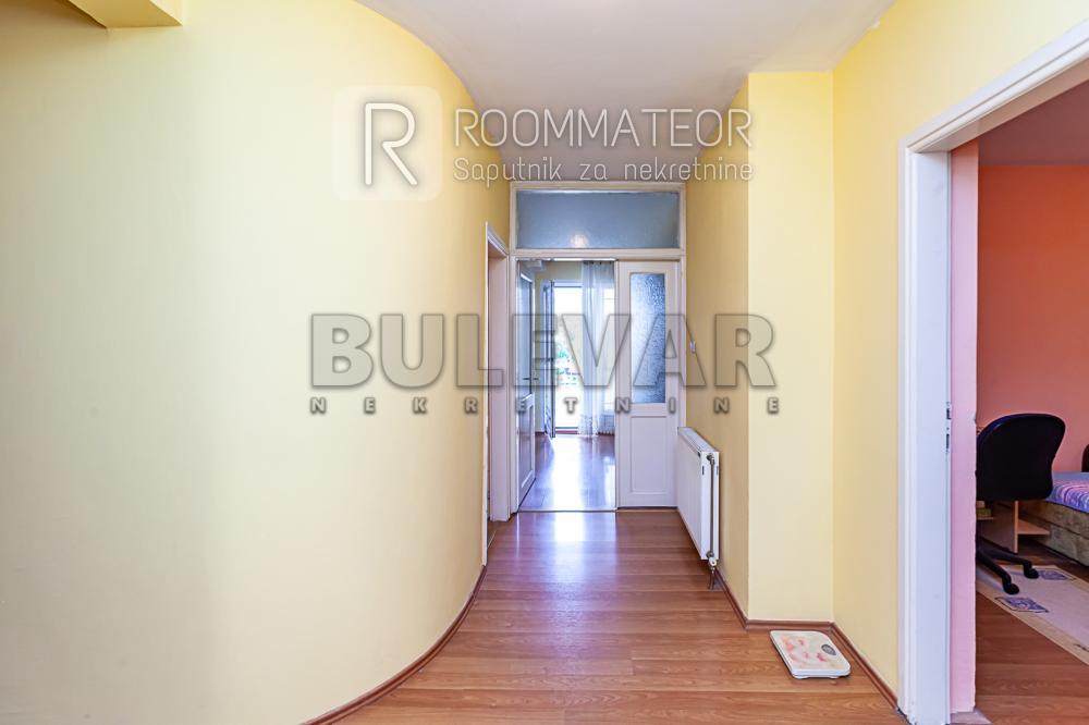 Slika 5 - Knjazevačka,  Kuća na prodaju, 204m2, 193.000€