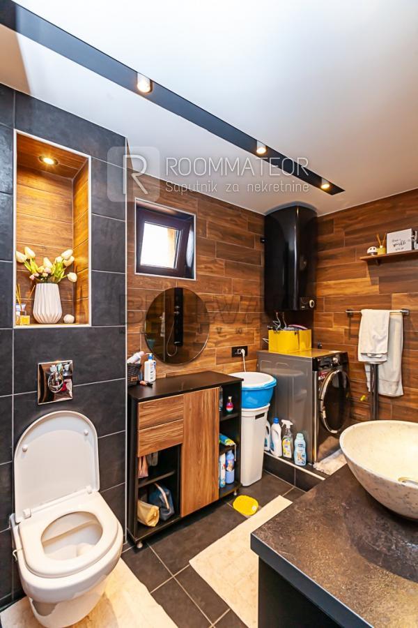 Slika 9 - Ljube Nenadovića,  Kuća na prodaju, 265m2, 290.000€