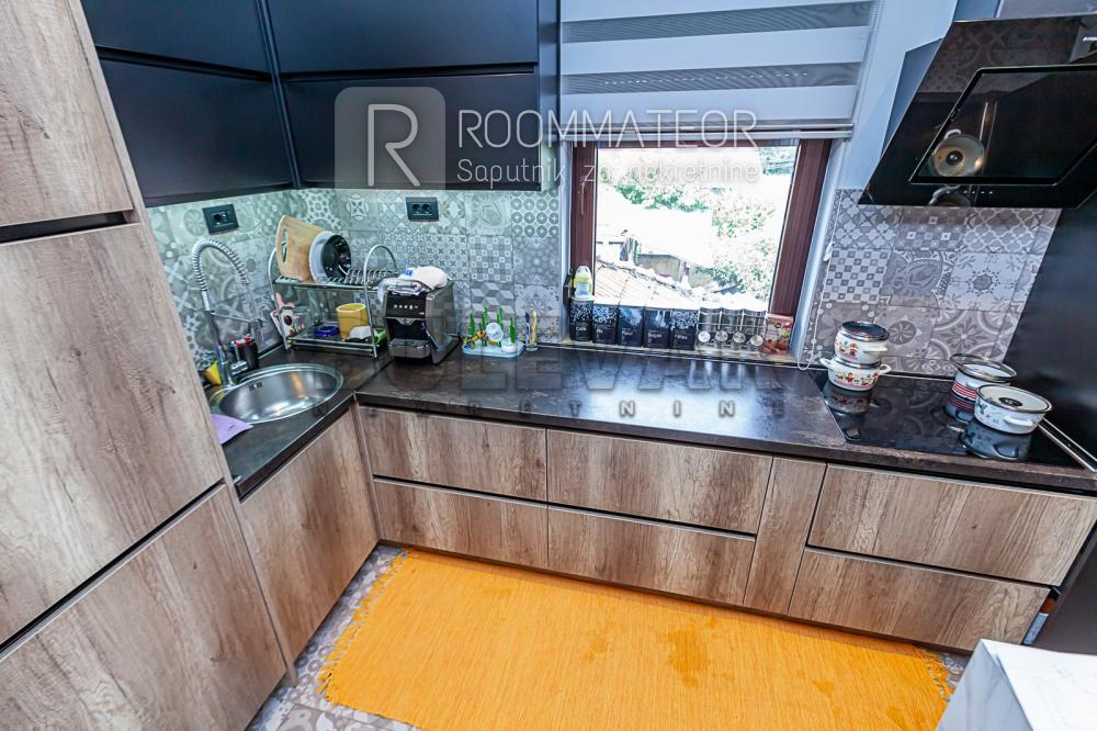 Slika 5 - Ljube Nenadovića,  Kuća na prodaju, 265m2, 290.000€