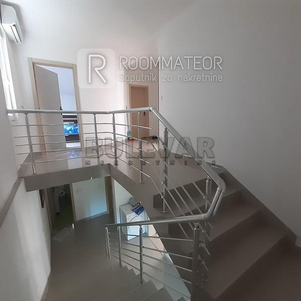 Slika 10 - Novo selo,  Kuća na prodaju, 220m2, 170.000€