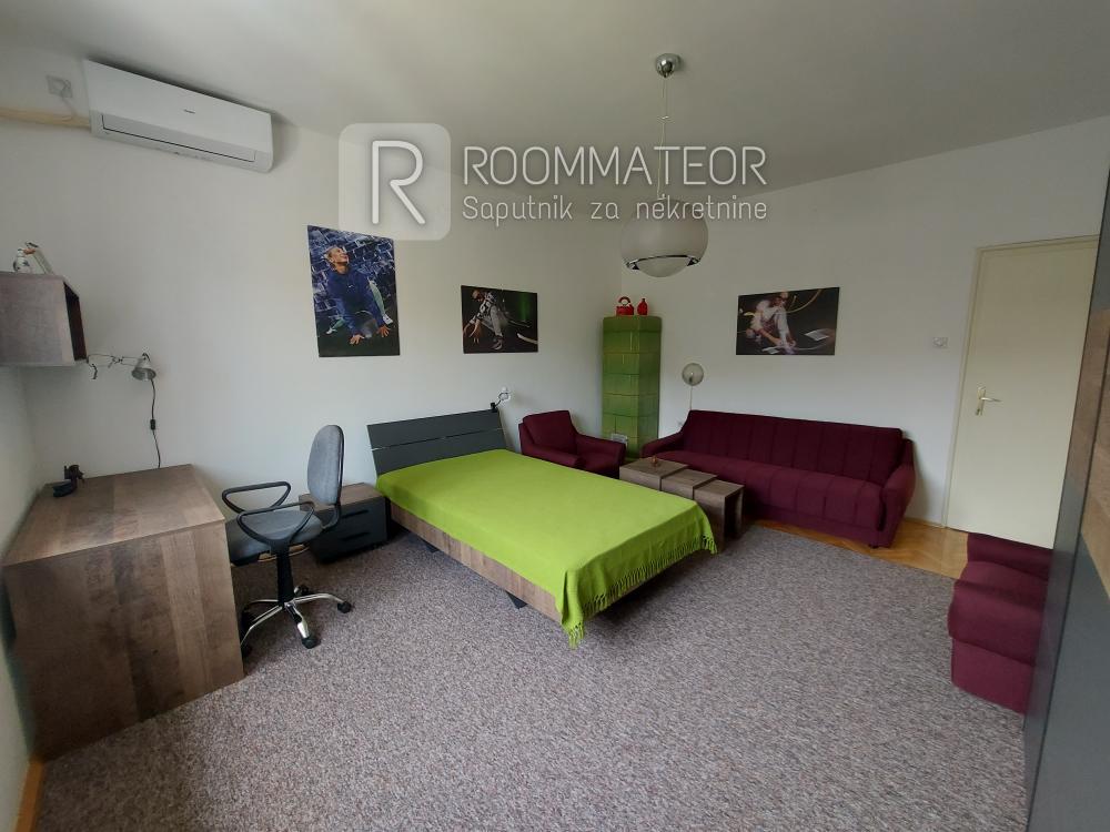 Slika 2 - Obrenovićeva, Trosoban stan za izdavanje, 70m2, 480€