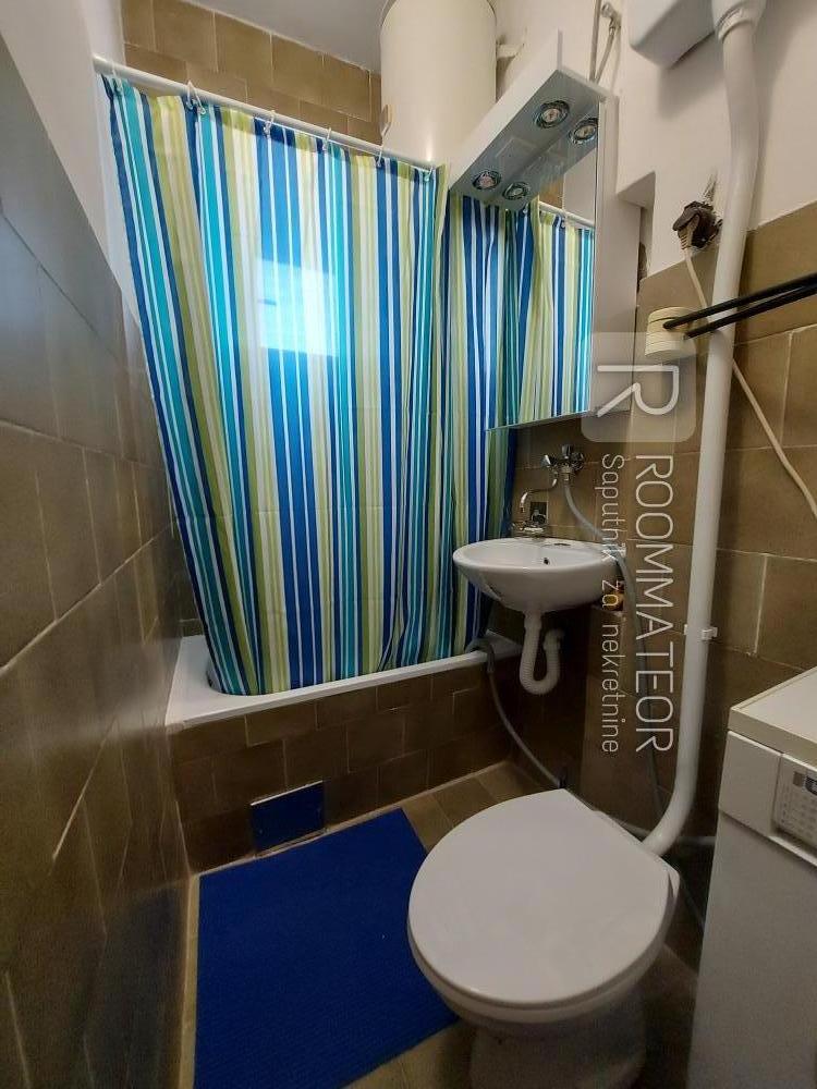 Slika 4 - Obrenovićeva, Trosoban stan za izdavanje, 70m2, 480€