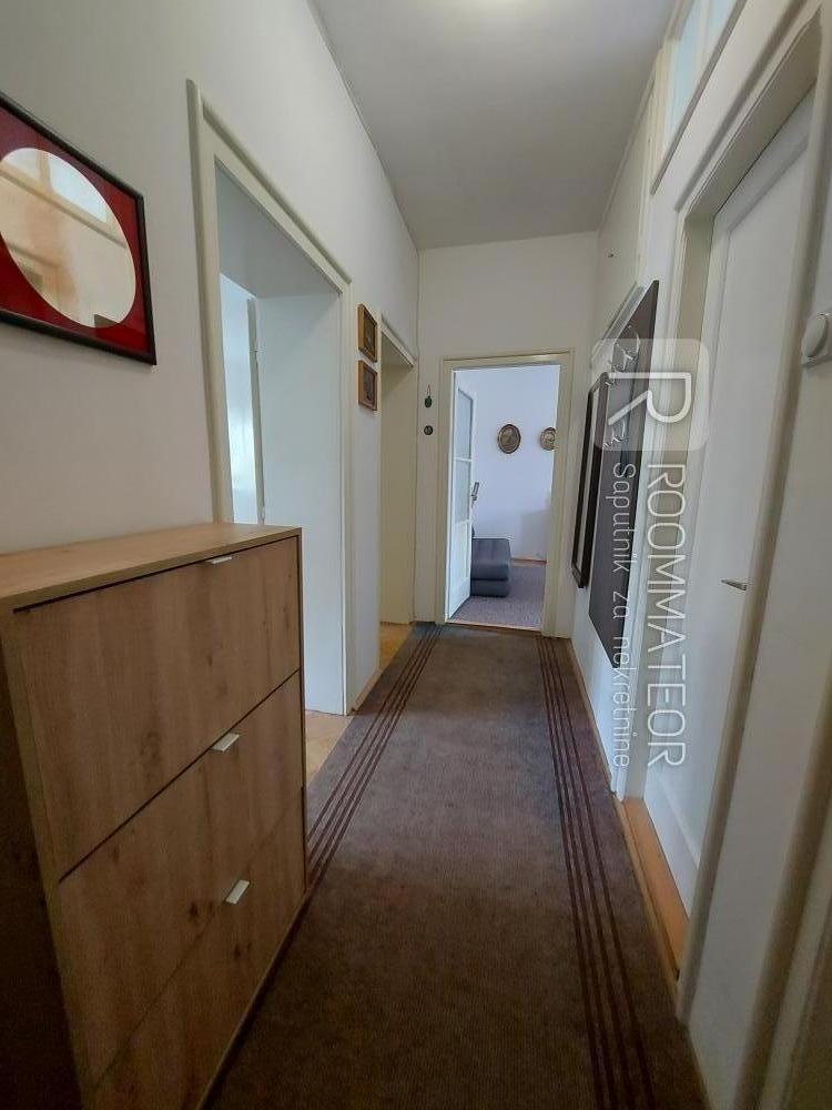 Slika 5 - Obrenovićeva, Trosoban stan za izdavanje, 70m2, 480€