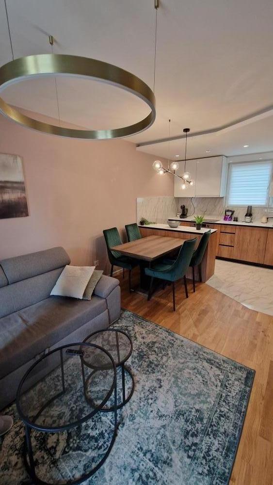 Slika 1 - Stevana Nemanje 15, Dvoiposoban stan za izdavanje, 63m2, 600€