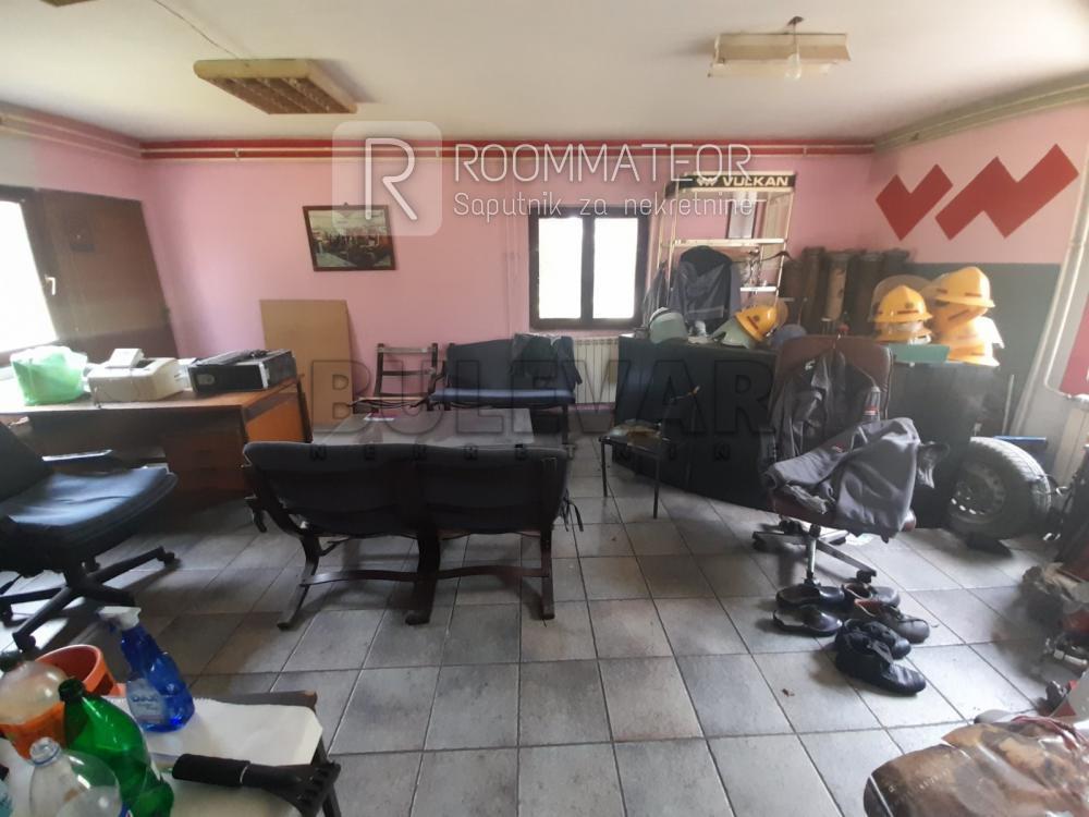 Glavna slika -Topličkog partizanskog odreda,  Lokal za izdavanje, 78m2, 234€