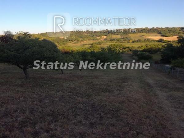 Slika 1 -  Plac na prodaju, Sremska Kamenica, , 128.750€