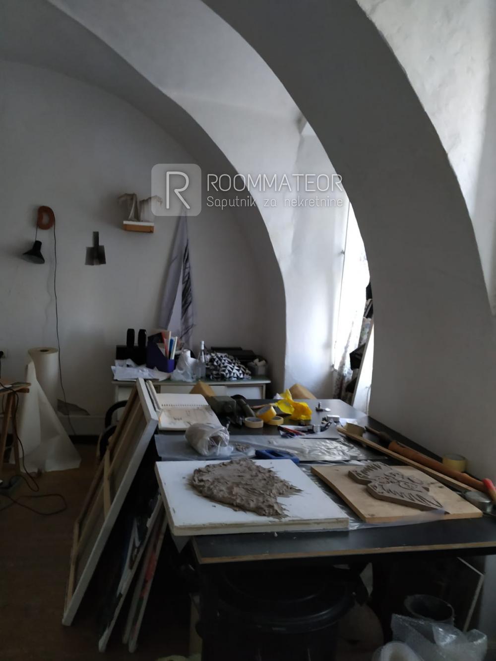 Slika 0 - Trg vladike Nikolaja,  Lokal za izdavanje, 50m2, 500€