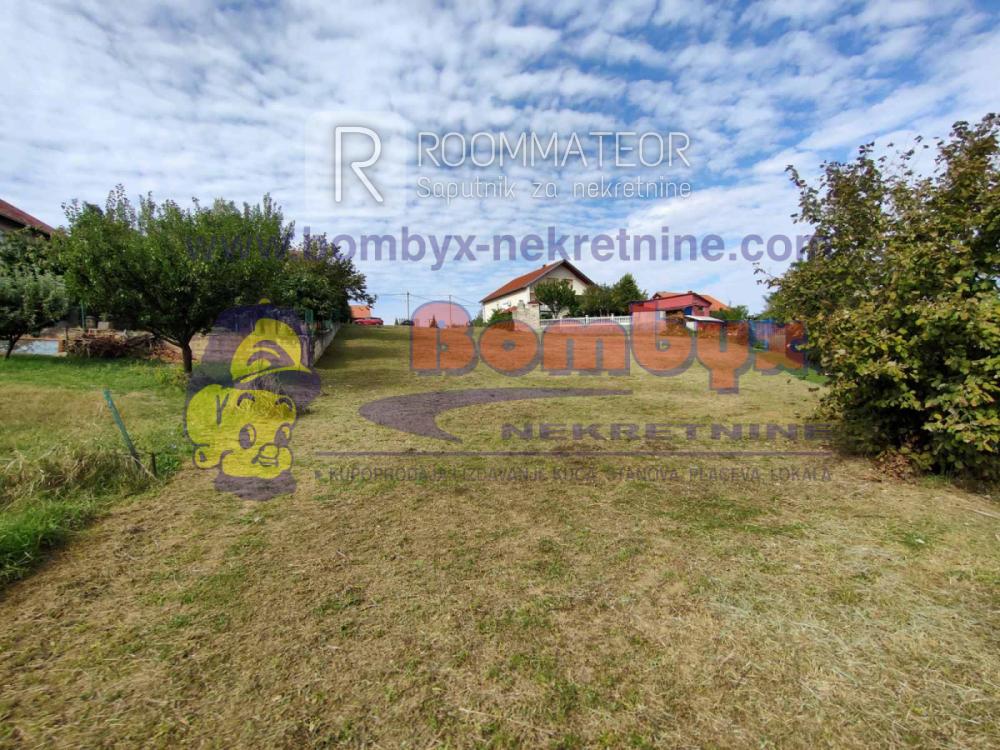 Slika 8 -  Plac na prodaju, Ledinci, , 176.000€