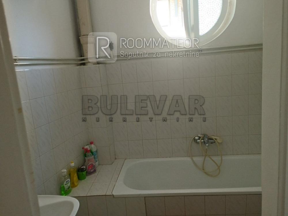 Slika 3 - Episkopska,  Lokal za izdavanje, 80m2, 630€