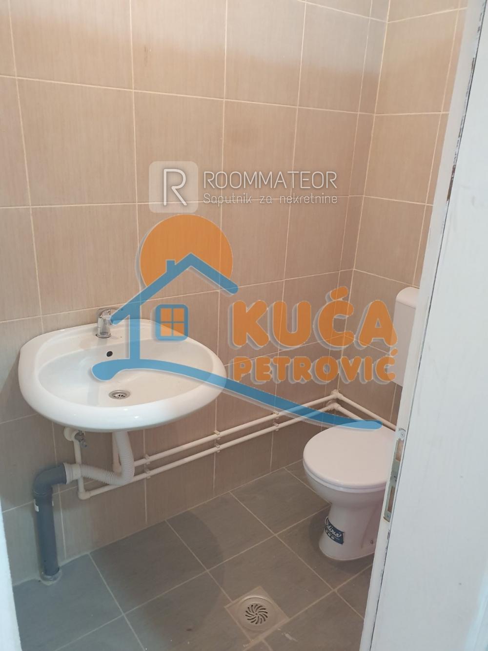 Slika 8 - Maršala Tita,  Lokal za izdavanje, 1000m2, 2.500€