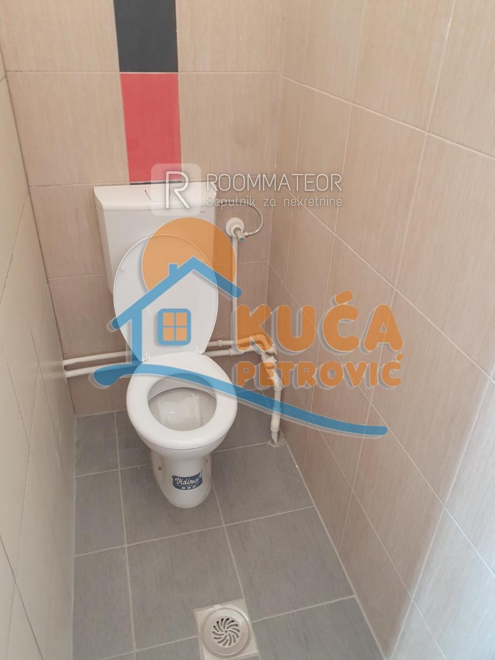 Slika 6 - Maršala Tita,  Lokal za izdavanje, 1000m2, 2.500€