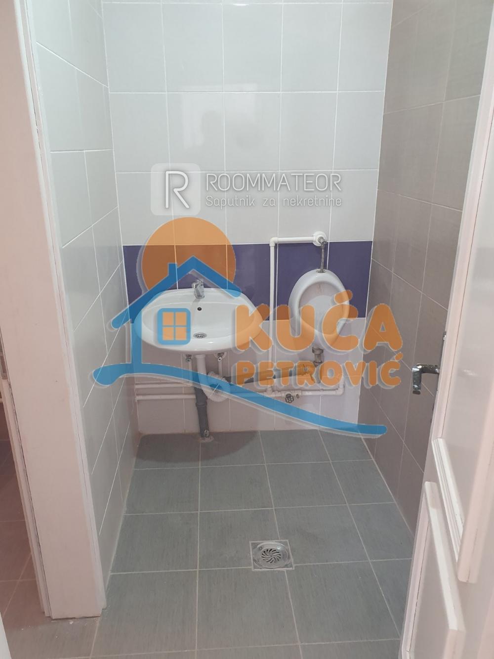 Slika 9 - Maršala Tita,  Lokal za izdavanje, 1000m2, 2.500€