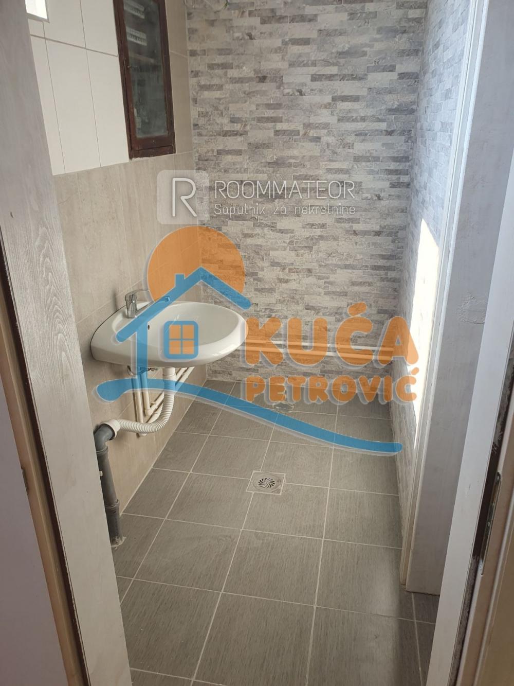 Slika 7 - Maršala Tita,  Lokal za izdavanje, 1000m2, 2.500€