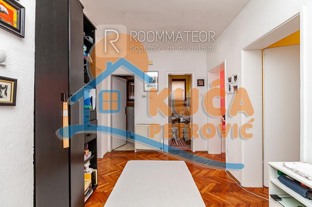 Slika 8 - Lole Stojanovića,  Kuća na prodaju, 237m2, 227.000€