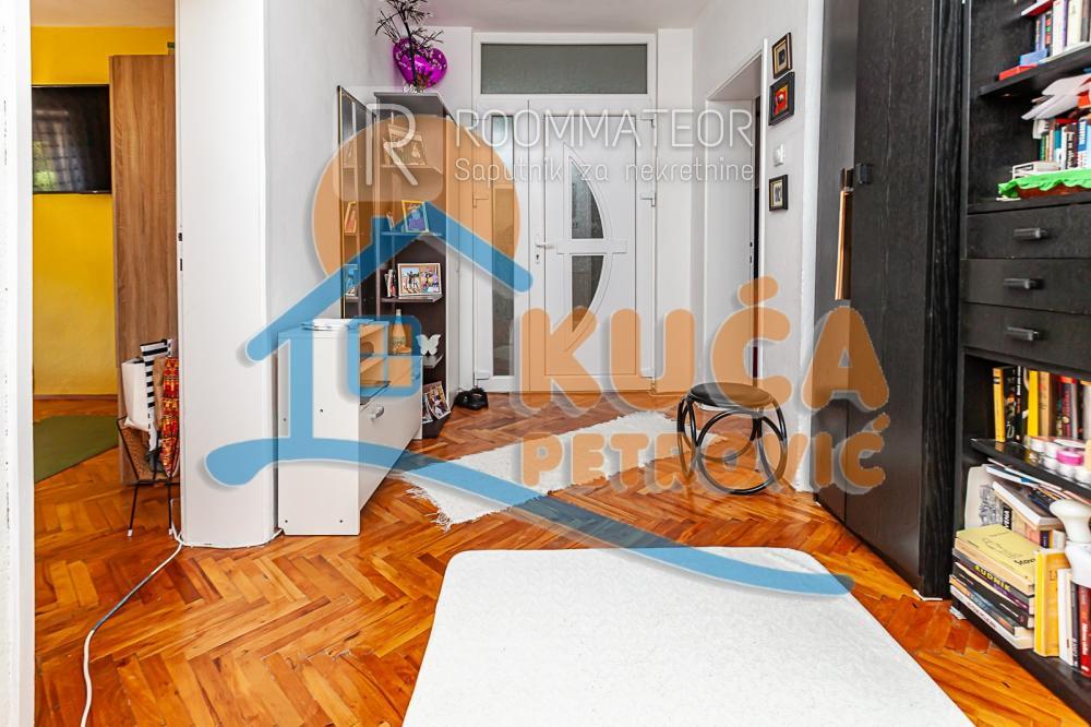 Slika 7 - Lole Stojanovića,  Kuća na prodaju, 237m2, 227.000€