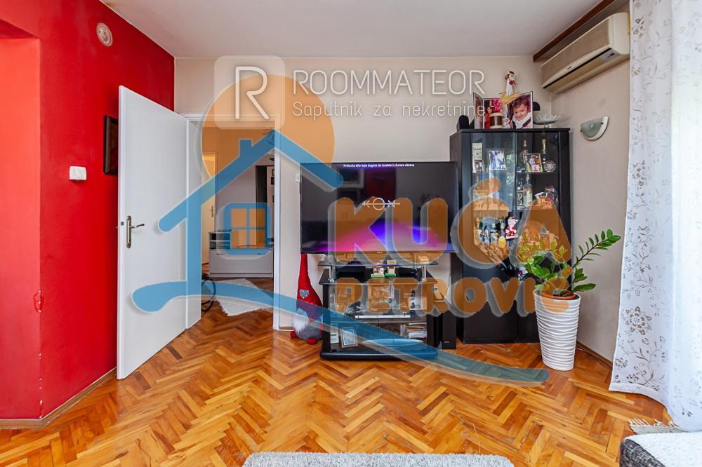 Slika 2 - Lole Stojanovića,  Kuća na prodaju, 237m2, 227.000€