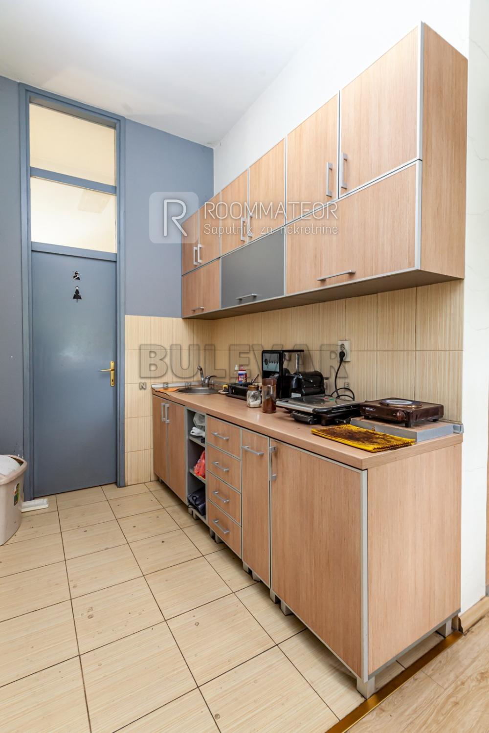 Slika 10 - Bulevar Nikole Tesle,  Lokal na prodaju, 229m2, 218.000€