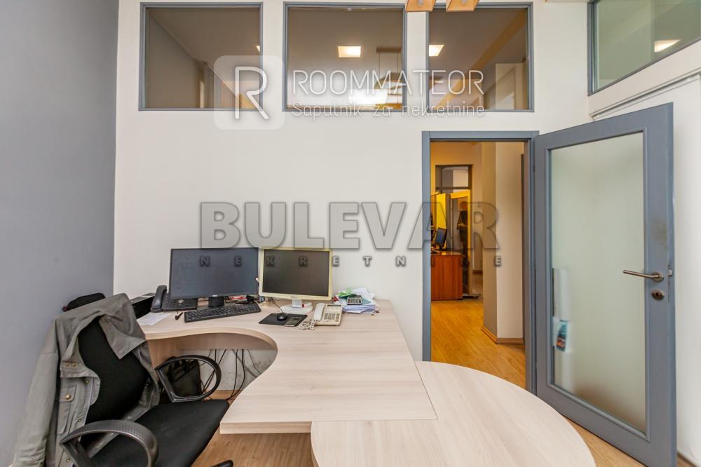 Slika 1 - Bulevar Nikole Tesle,  Lokal na prodaju, 229m2, 218.000€