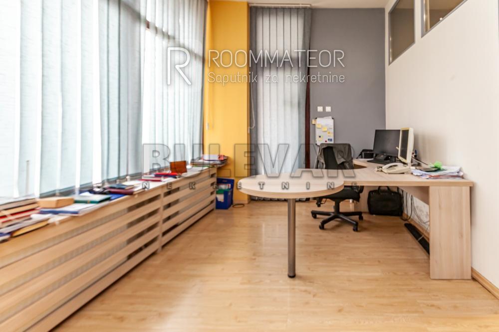 Slika 2 - Bulevar Nikole Tesle,  Lokal na prodaju, 229m2, 218.000€