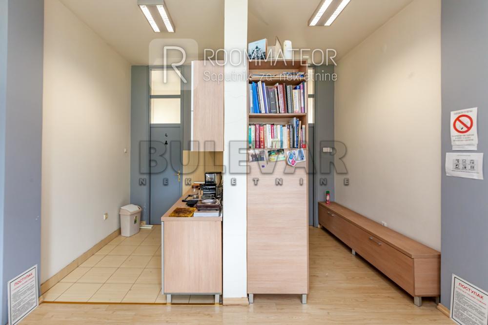 Slika 9 - Bulevar Nikole Tesle,  Lokal na prodaju, 229m2, 218.000€