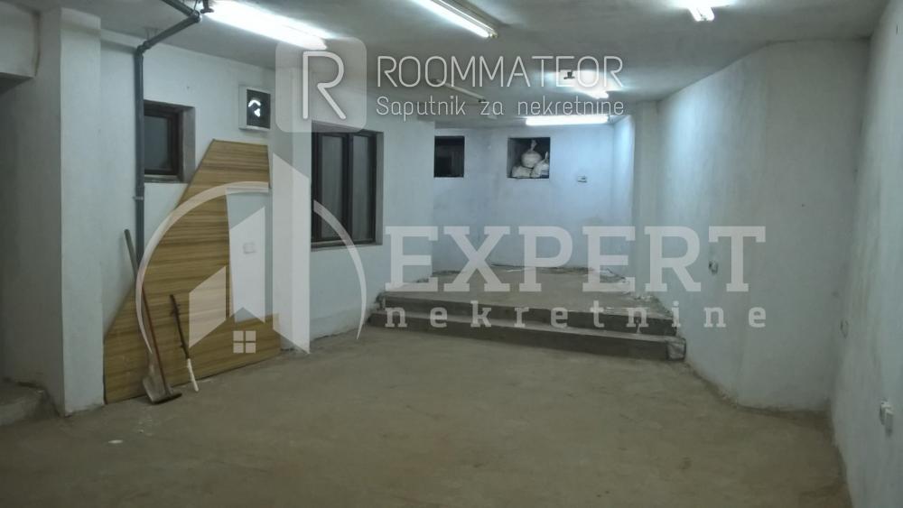 Glavna slika -Gostivarska,  Lokal za izdavanje, 79m2, 220€