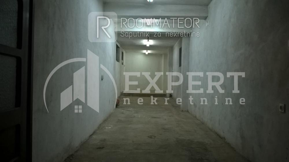 Slika 1 - Gostivarska,  Lokal za izdavanje, 79m2, 220€