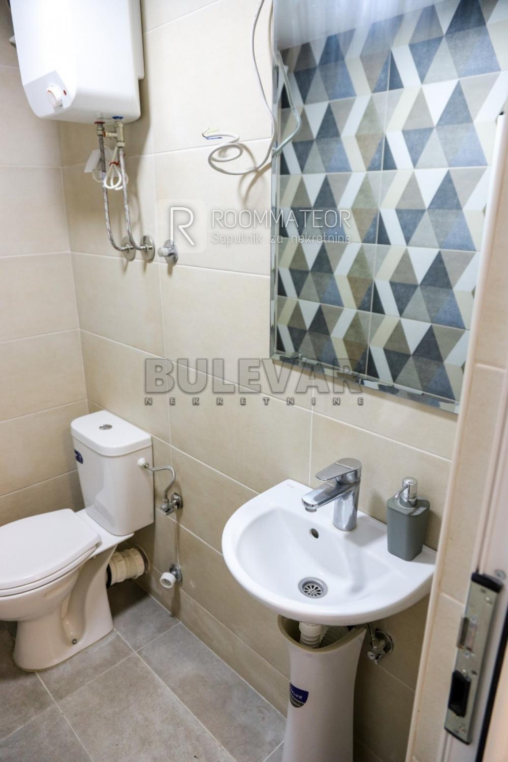 Slika 6 - Sinđelićev trg,  Lokal na prodaju, 58m2, 94.430€