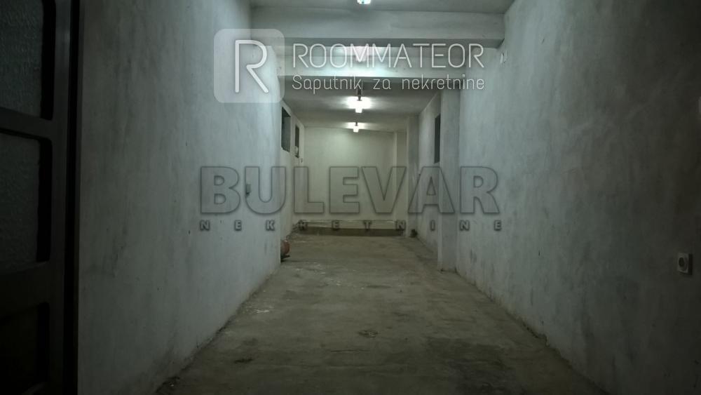 Slika 1 - Gostivarska,  Lokal za izdavanje, 79m2, 220€