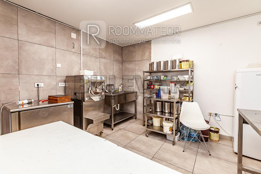 Slika 11 - Stanoja Bunuševca, Četvorosoban stan na prodaju, 99m2, 140.000€