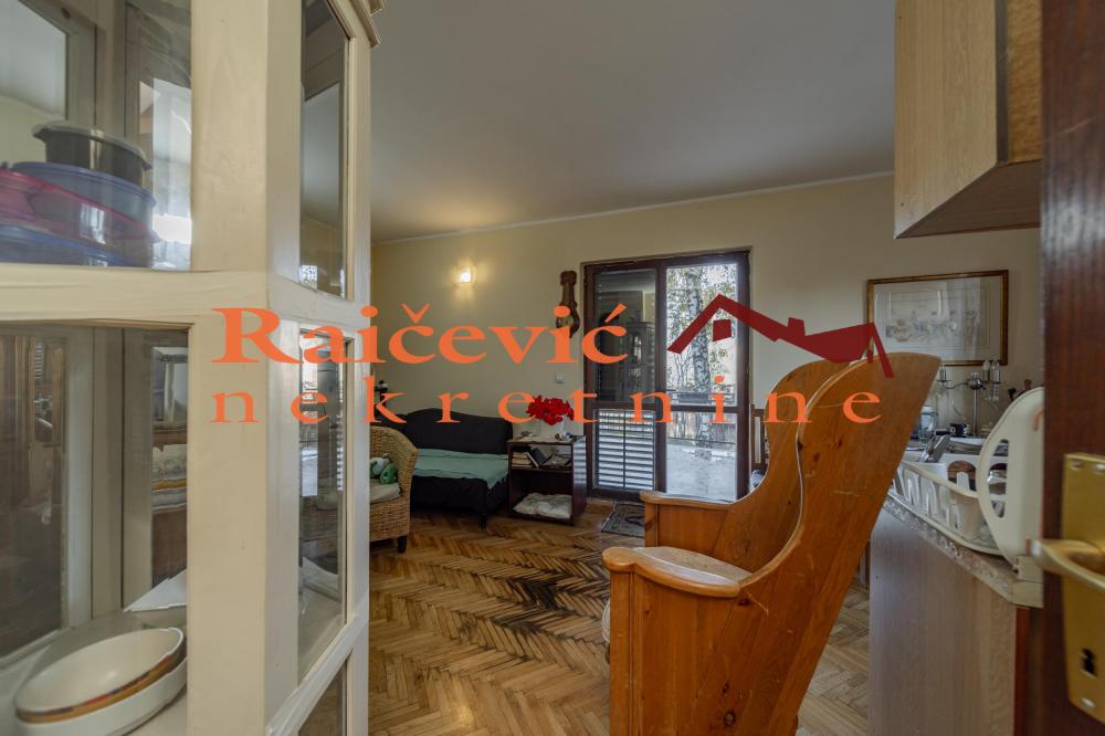 Slika 6 - Put za Bosnjake I deo,  Kuća na prodaju, 199m2, 150.000€