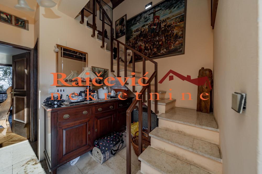 Slika 11 - Put za Bosnjake I deo,  Kuća na prodaju, 199m2, 150.000€