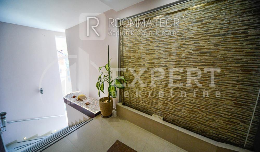 Slika 8 - Bulevar Nikole Tesle,  Lokal na prodaju, 688m2, 850.000€