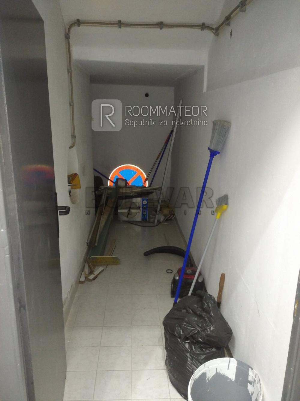 Slika 9 - Prijezdina,  Lokal za izdavanje, 66m2, 800€