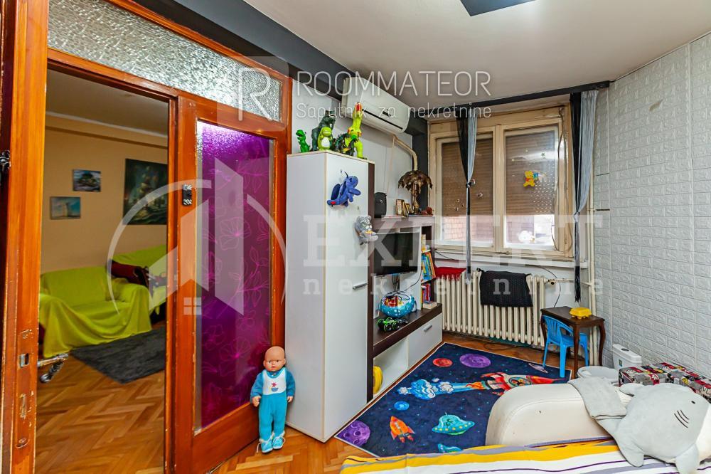 Slika 2 - Sinđelićev trg, Četvorosoban stan na prodaju, 100m2, 168.000€