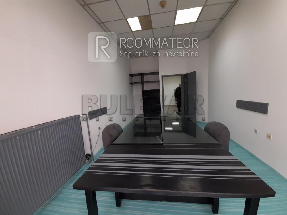 Slika 8 - Cara Dušana,  Lokal za izdavanje, 110m2, 500€