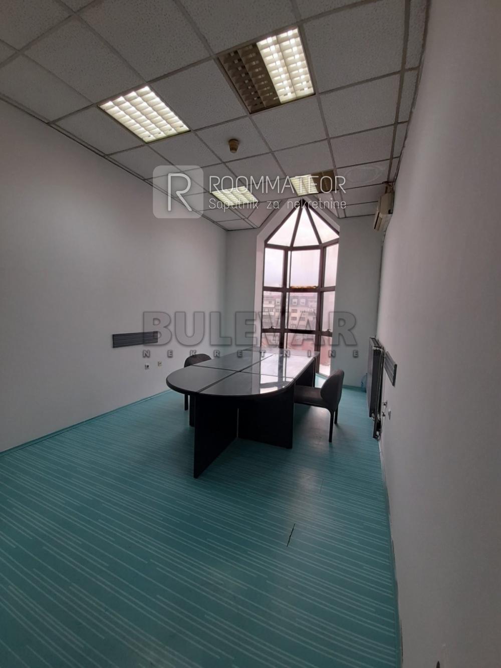 Slika 7 - Cara Dušana,  Lokal za izdavanje, 110m2, 500€