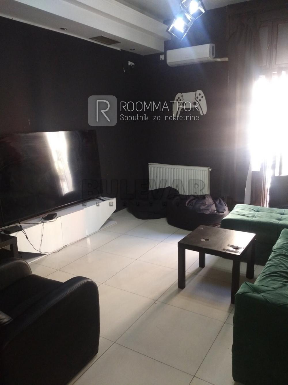 Slika 2 - Obrenovićeva,  Lokal za izdavanje, 112m2, 1.500€